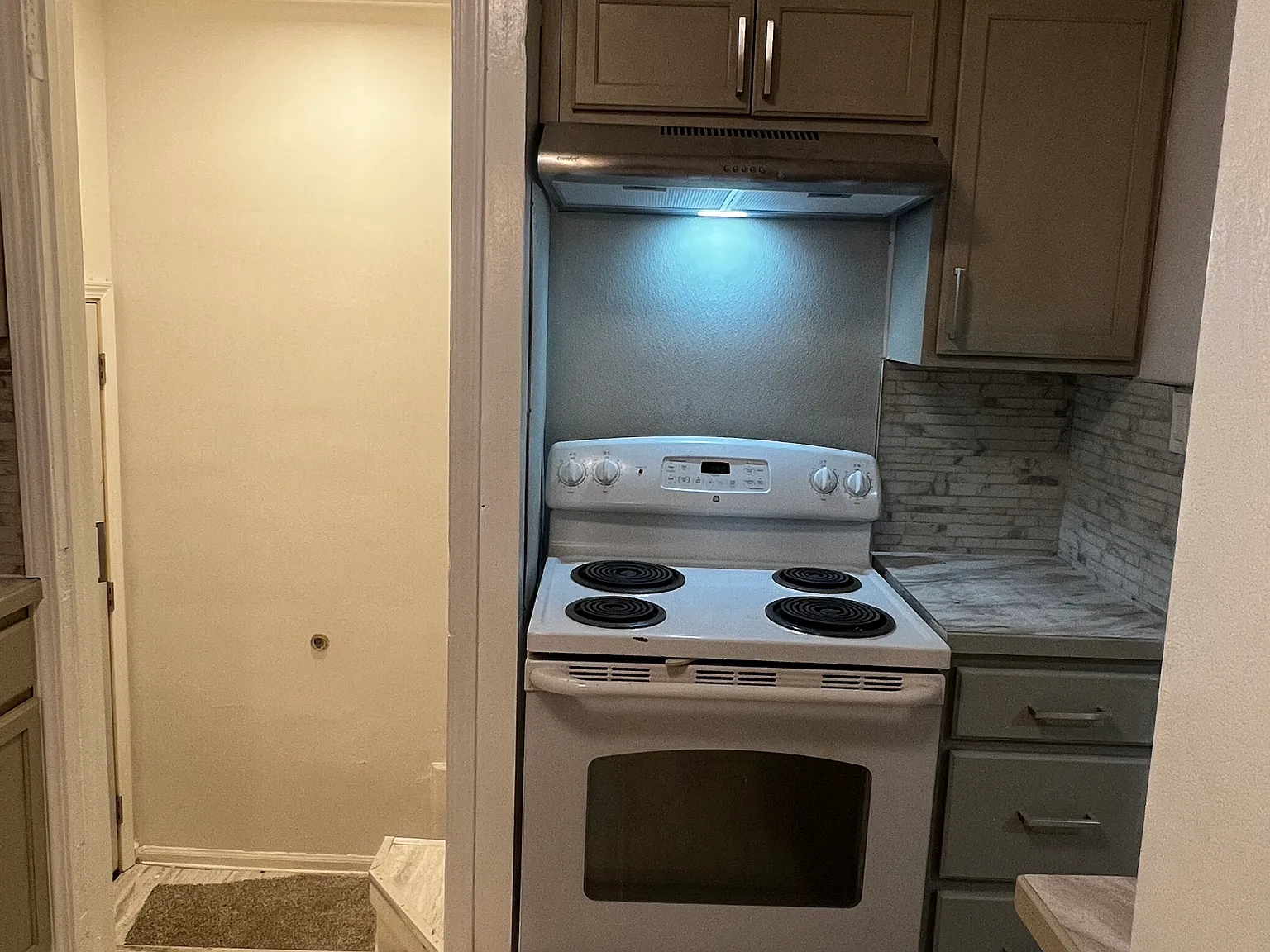 4 bed, 1100 sqft, $1,450 — Photo 4