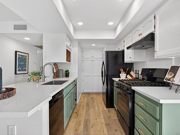 3rd image of 4005 Louisiana St Unit 2