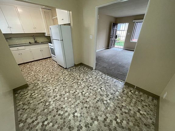 2nd image of 4837-4847 1/2 Coronado Ave #4845