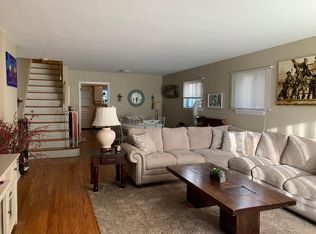 2339 S Overlook Rd, Cleveland Heights, OH 44106