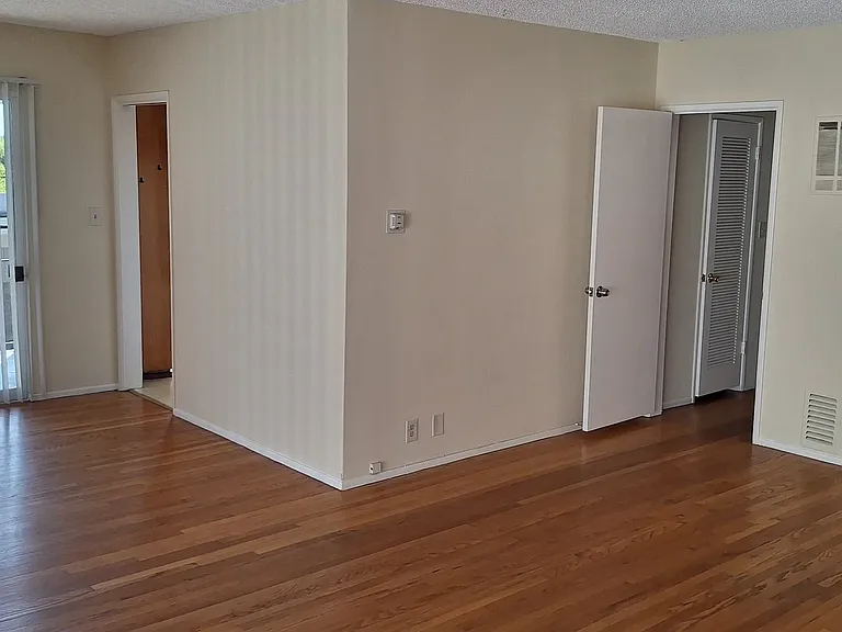 626 N Sunset Blvd #B — Photo 4