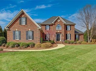 702 Chestnut Hill Ct, Greensboro, NC 27455