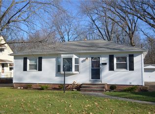 4451 Selhurst Rd, North Olmsted, OH