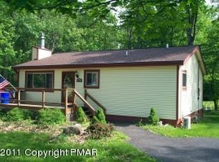 3205 Hamlet Dr, Tobyhanna, PA 18466