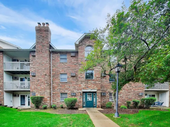 4404 W Shamrock Ln APT 1A, McHenry, IL 60050