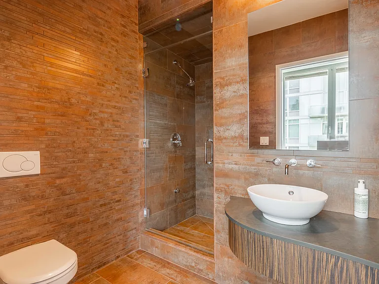 459 W 44th St #C — Photo 22