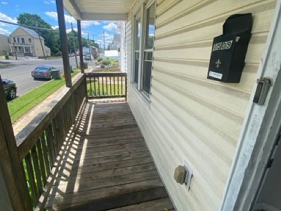 2nd image of 1509 Stockton St