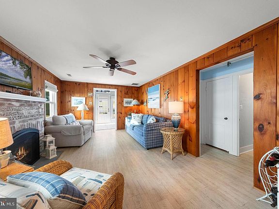 5th image of 116 E 28th St