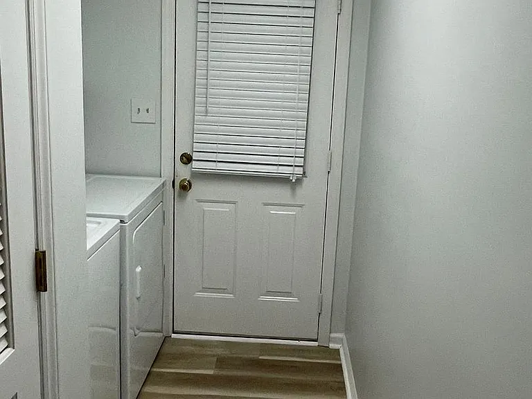 480 Saltaire Dr — Photo 40