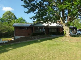 1994 Cedar Creek Rd, Linden, TN 37096