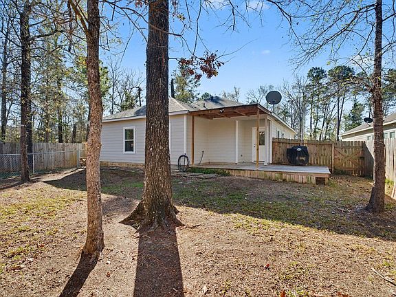 4th image of 186 N Village Cove Loop
