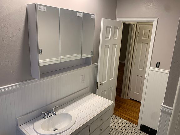 3rd image of 1404 S Oswego Ave