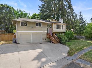 15609 NE 56th Way, Redmond, WA