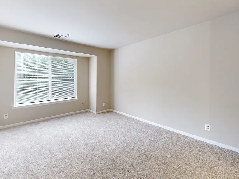 Canterbury Apartments — Photo 117