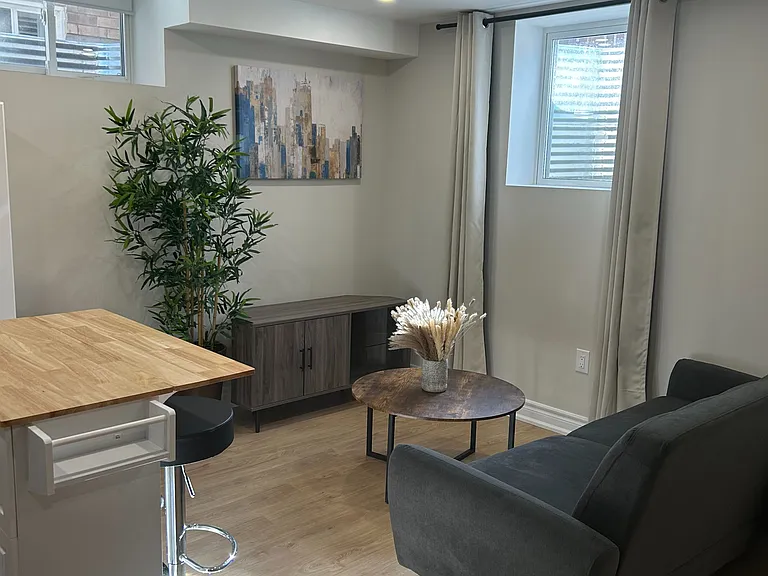 25 Roma Dr #BASEMENT — Photo 10