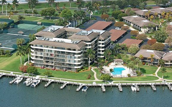 1st image of 591 Seaview Ct APT 105