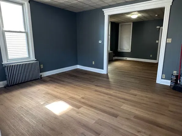 42 N Chestnut St, Palmyra, PA 17078