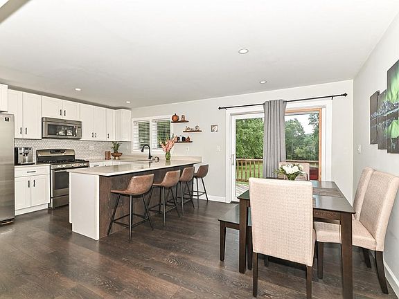 5th image of 11810 W Howard AVENUE