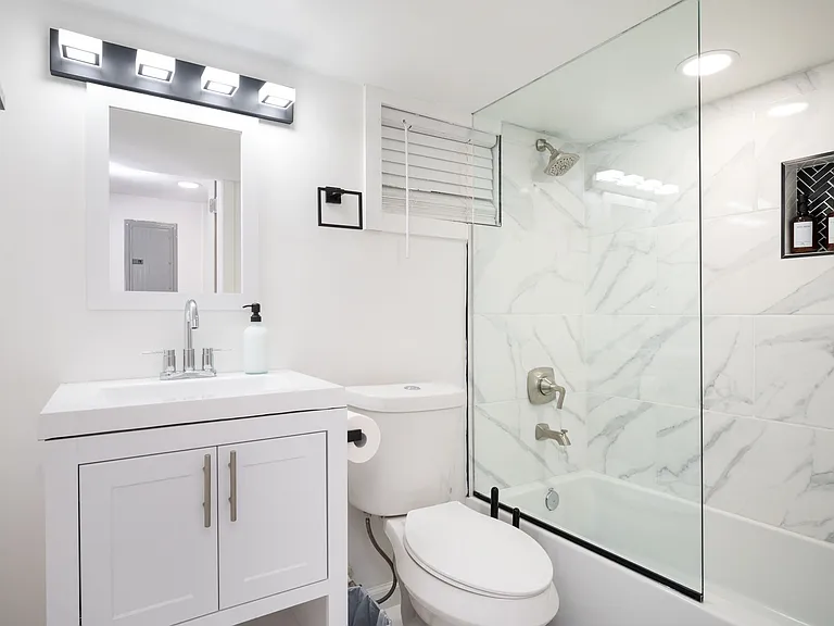 369 Adelle St SE #B — Photo 3