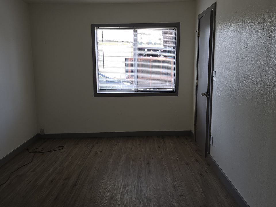 1st image of 1275 Rogue River Hwy APT 7