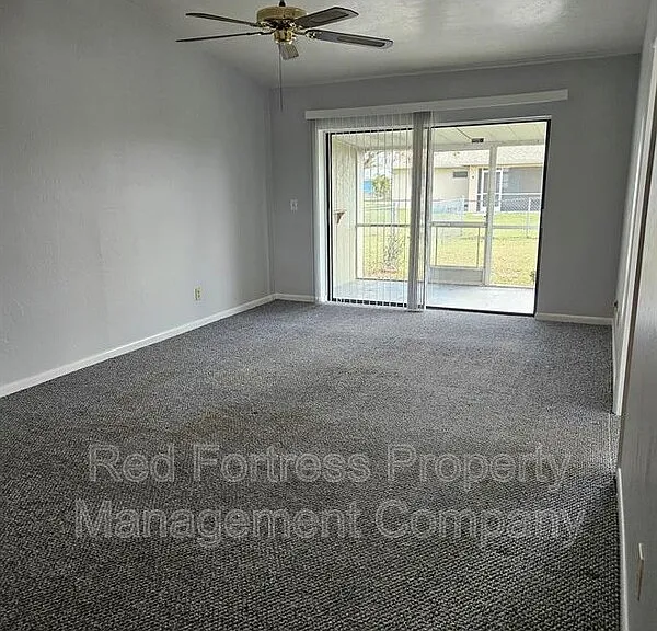 4031 SW 7th Pl — Photo 3