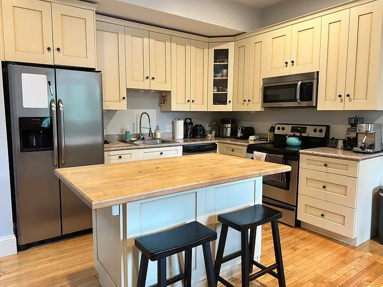 310 Court St #4 — Photo 1