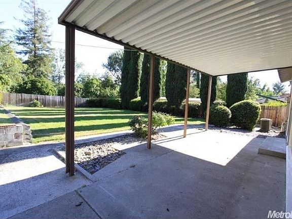 3rd image of 7648 Kensington Dr