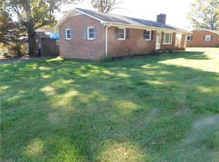 116 E Maple St, Yadkinville, NC 27055