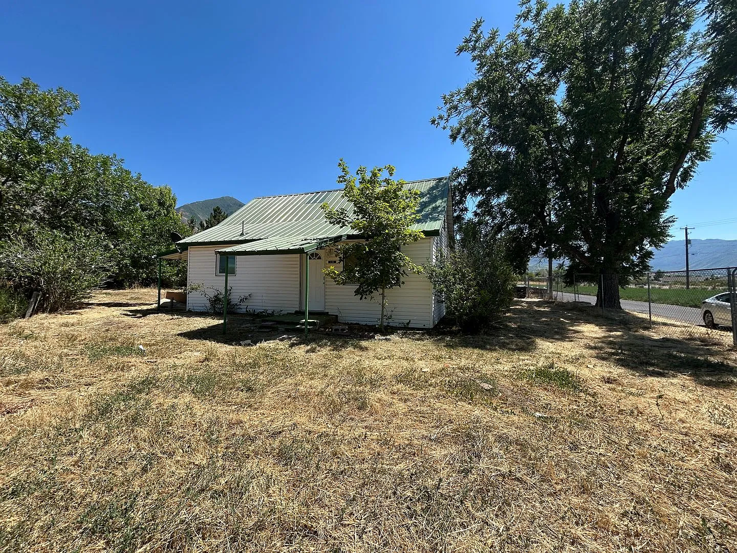 3 Bedroom 1 Bathroom Home in Salem Utah! — Photo 2