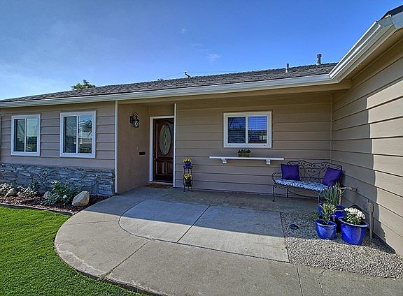 4th image of 375 Alpine Ave