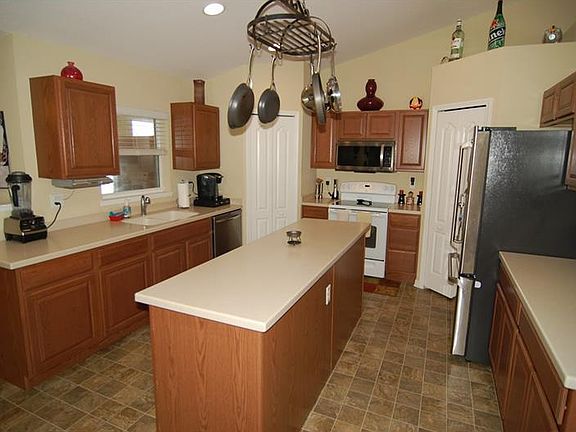 5th image of 2703 Suncoast Lakes Blvd