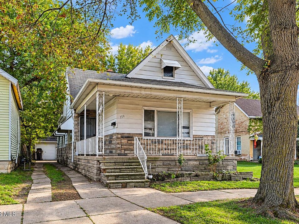 1st image of 158 Everett St