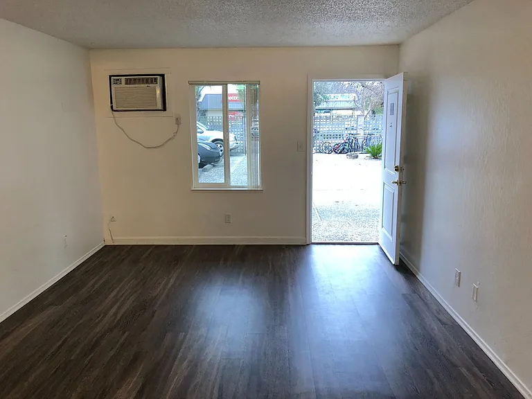 College Street Apartments LLC — Photo 6