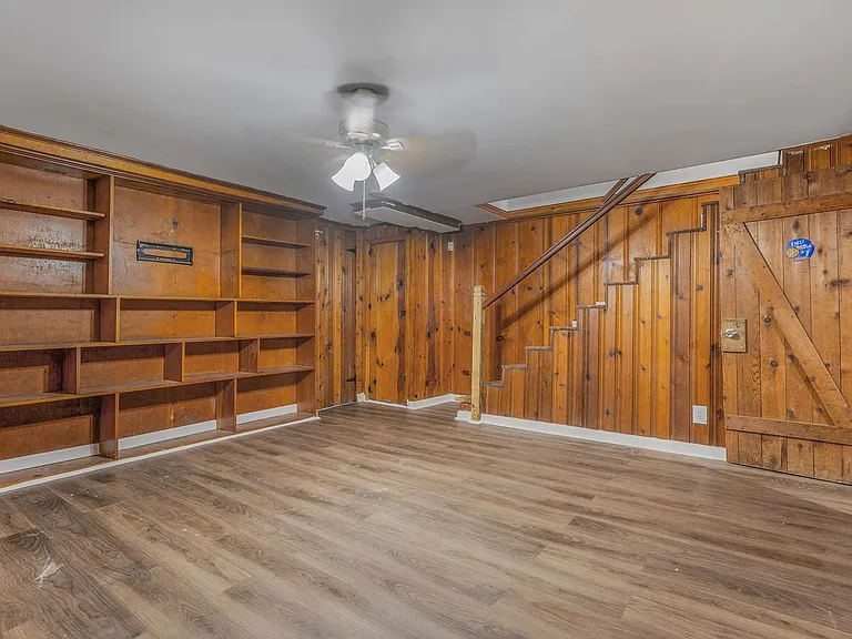 3912 Mortimer Ave — Photo 24