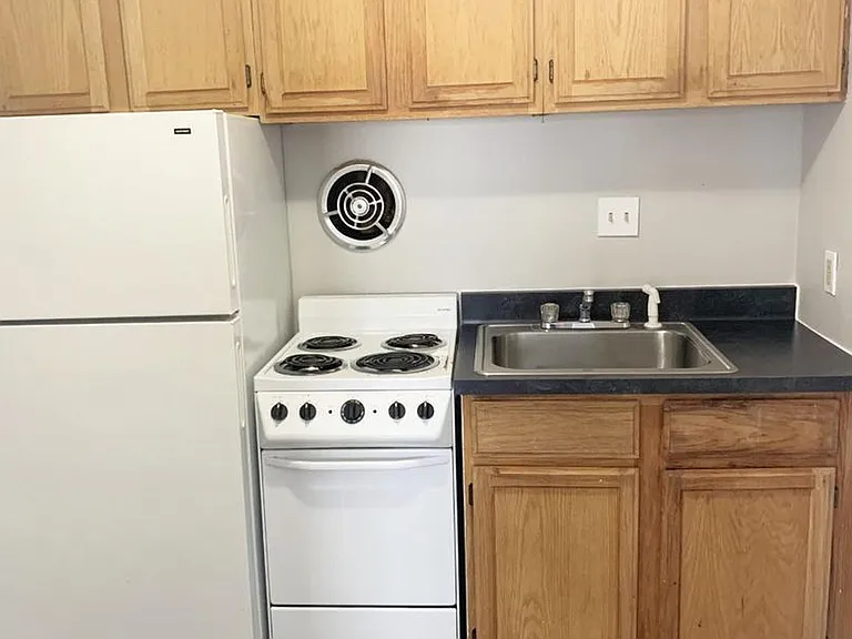 331 Shiloh St — Photo 17