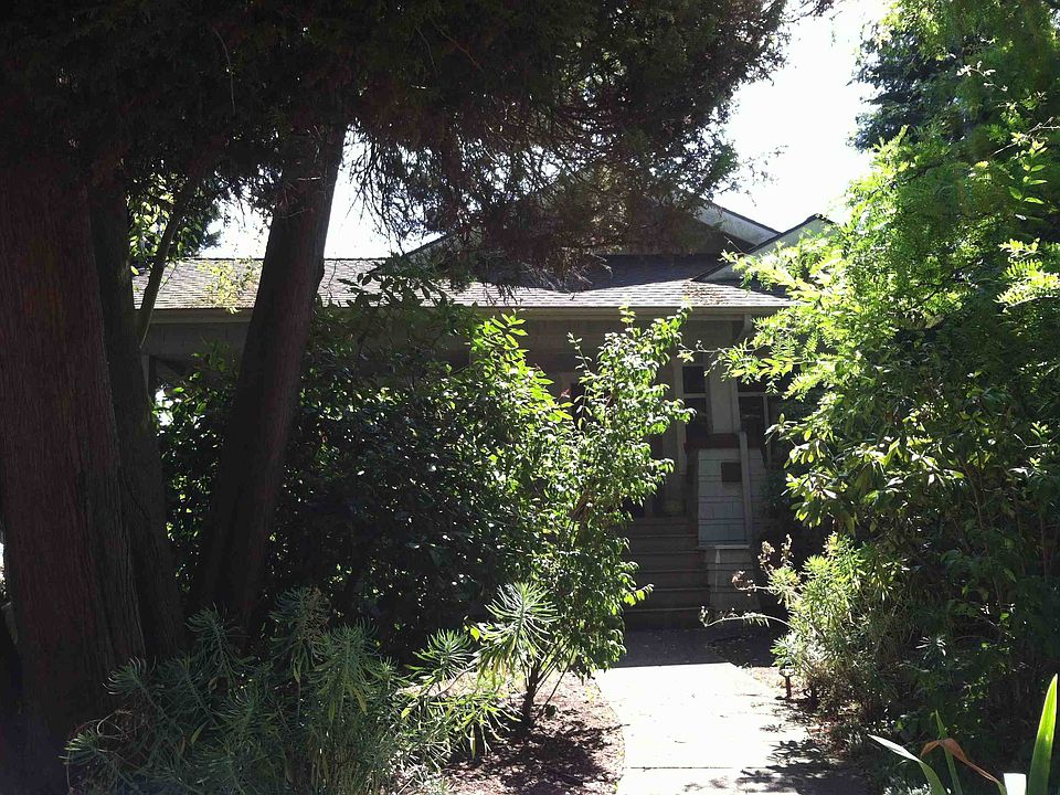1st image of 1021 NE Ravenna Blvd