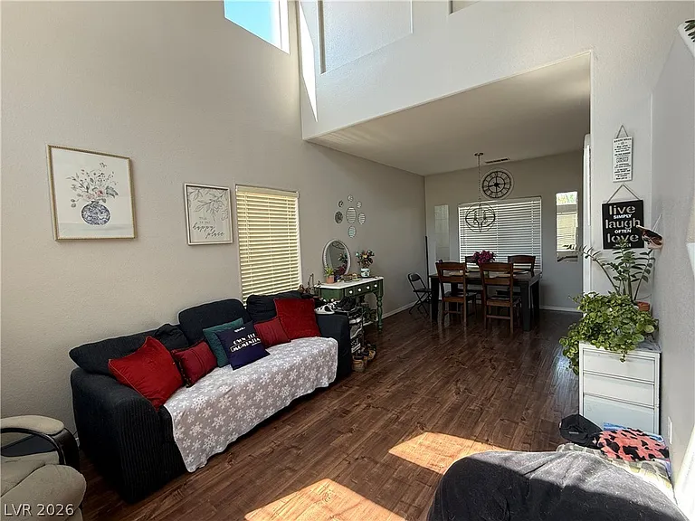 1541 Dusty Canyon St — Photo 3