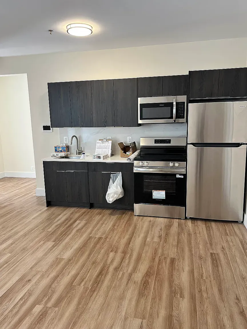 32-41 Steinway Avenue — Photo 1