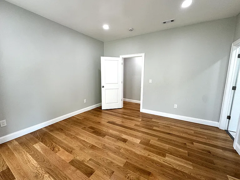 56 Pinckney St #1 — Photo 8