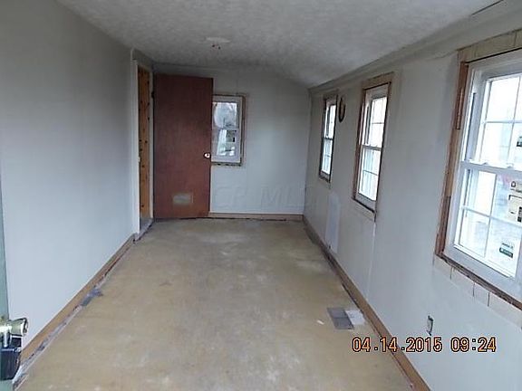 5th image of 221 N Cherry St