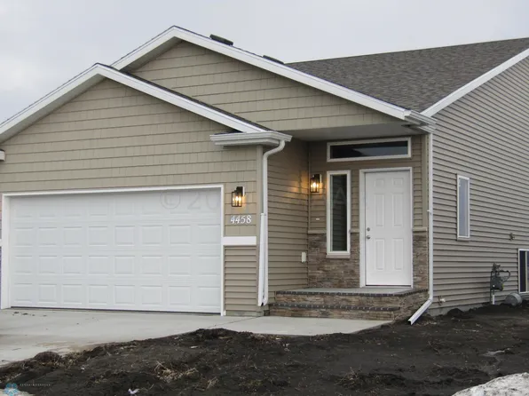 4458 19th St S, Moorhead, MN 56560