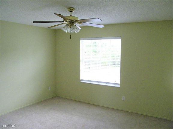 5th image of 631 SW Pueblo Ter