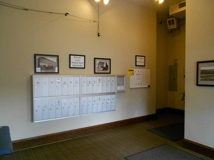 Lobby/Mail Room