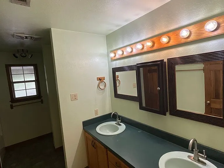 156 Kelley St — Photo 19