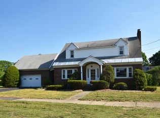 75 Sampson Pkwy, Pittsfield, MA 01201
