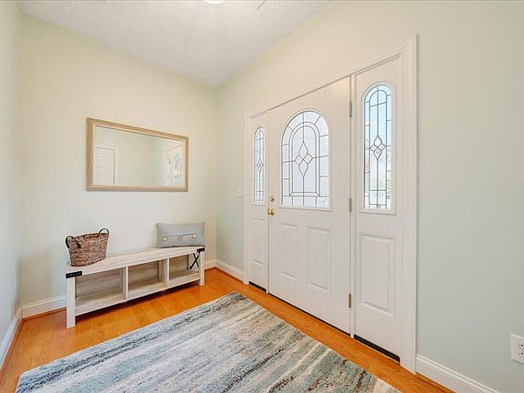 2nd image of 1056 La Casa Ct