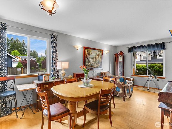 5th image of 118 119th Drive SE