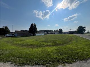 21 Seth Dunscomb Dr, Sullivan, IL 61951