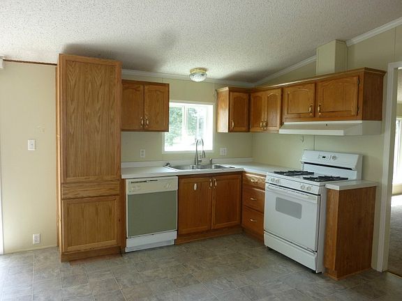2nd image of 120 W 11th Ave