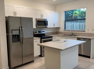 768 NE 206th Ter #768, Miami, FL 33179